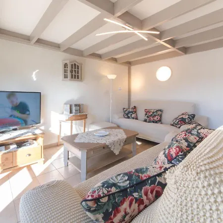 Vissershuisje 213 With Parking By Interhome Дом отдыха *