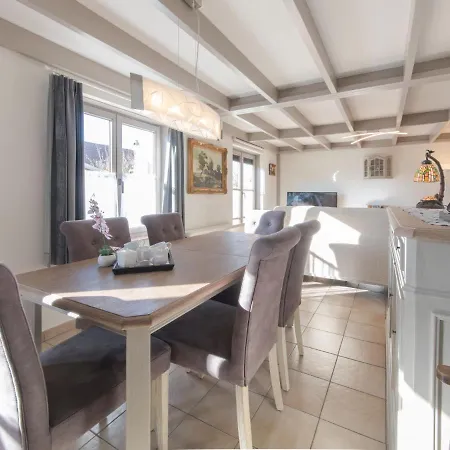 Vissershuisje 213 With Parking By Interhome * Mispelburg