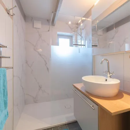 Vissershuisje 213 With Parking By Interhome Дом отдыха *