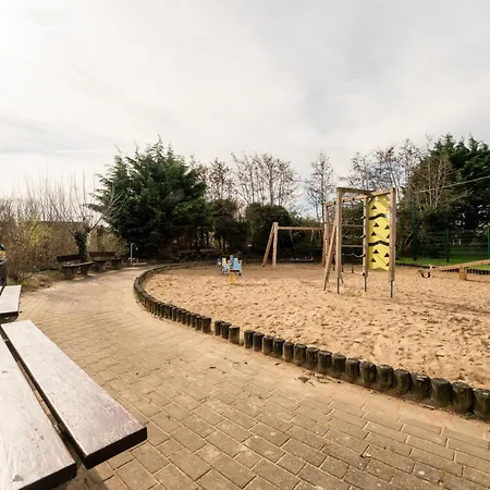 Vissershuisje 213 With Parking By Interhome * Mispelburg